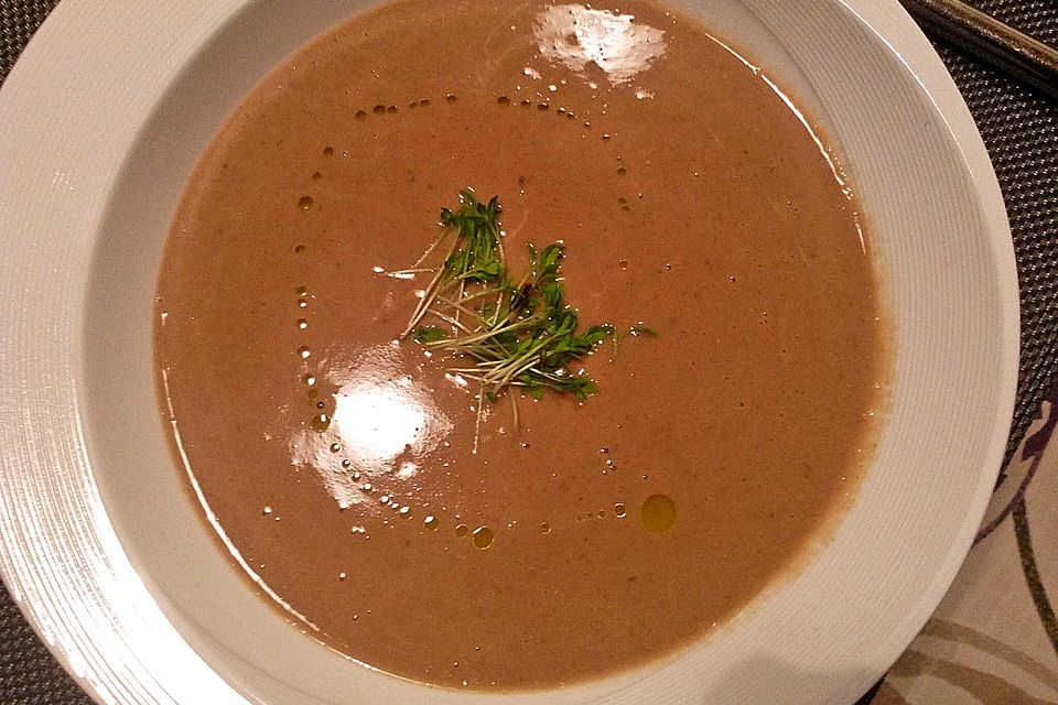 Getrüffelte Maronisamtsuppe