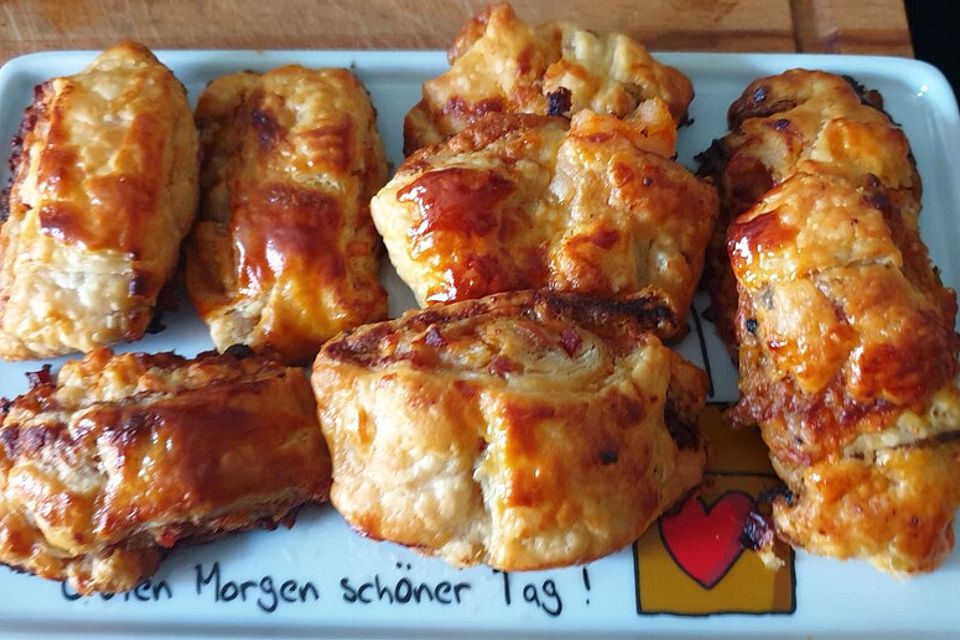 Blätterteig-Schinken-Käse-Stangen