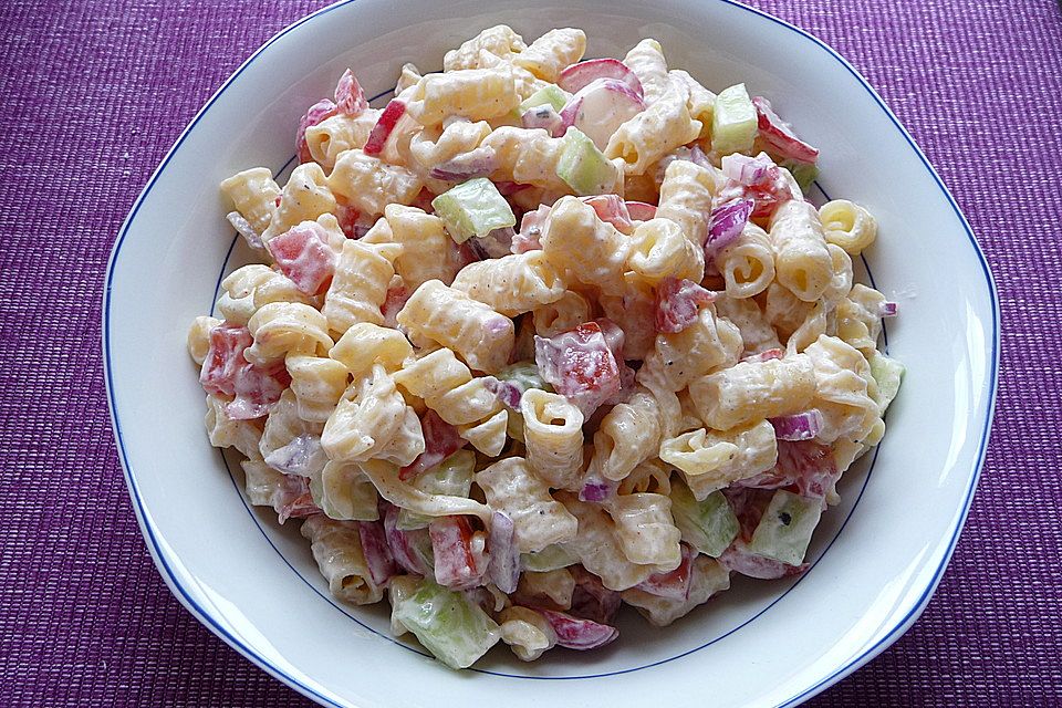 Frischer Nudelsalat