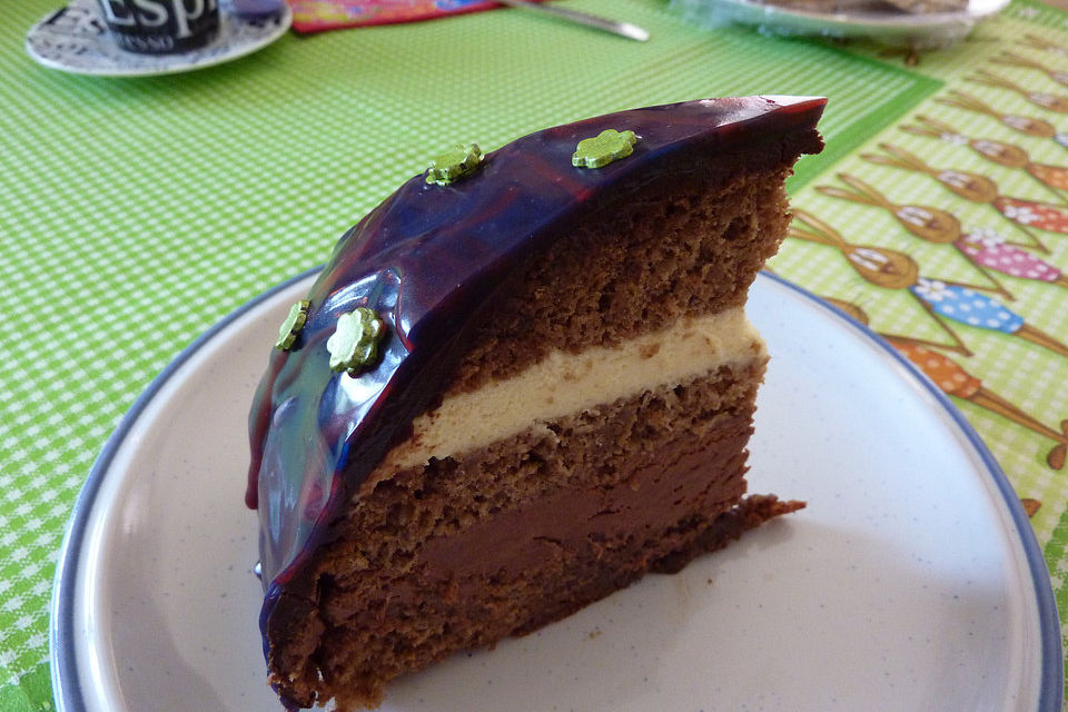 Dreilagige Schokotorte