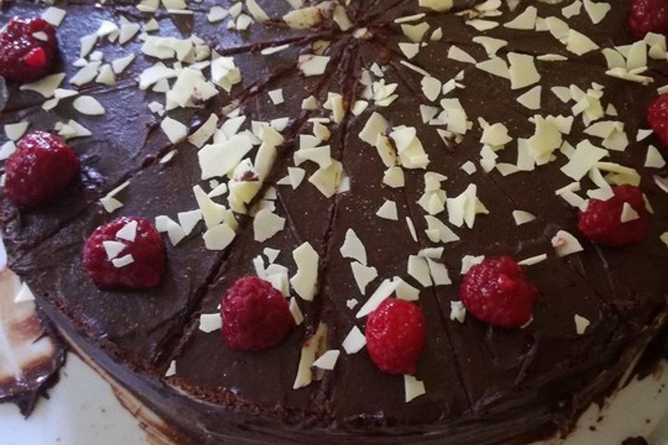 Dreilagige Schokotorte