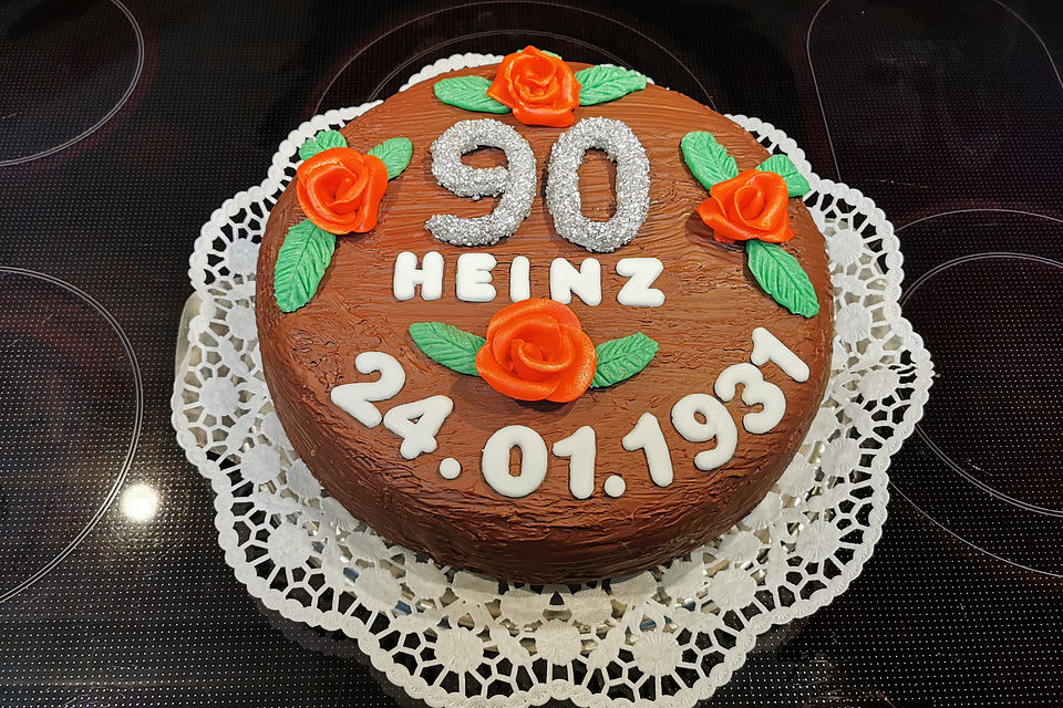 Dreilagige Schokotorte