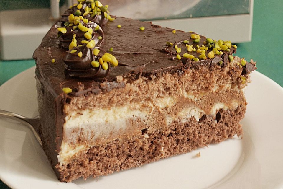 Dreilagige Schokotorte