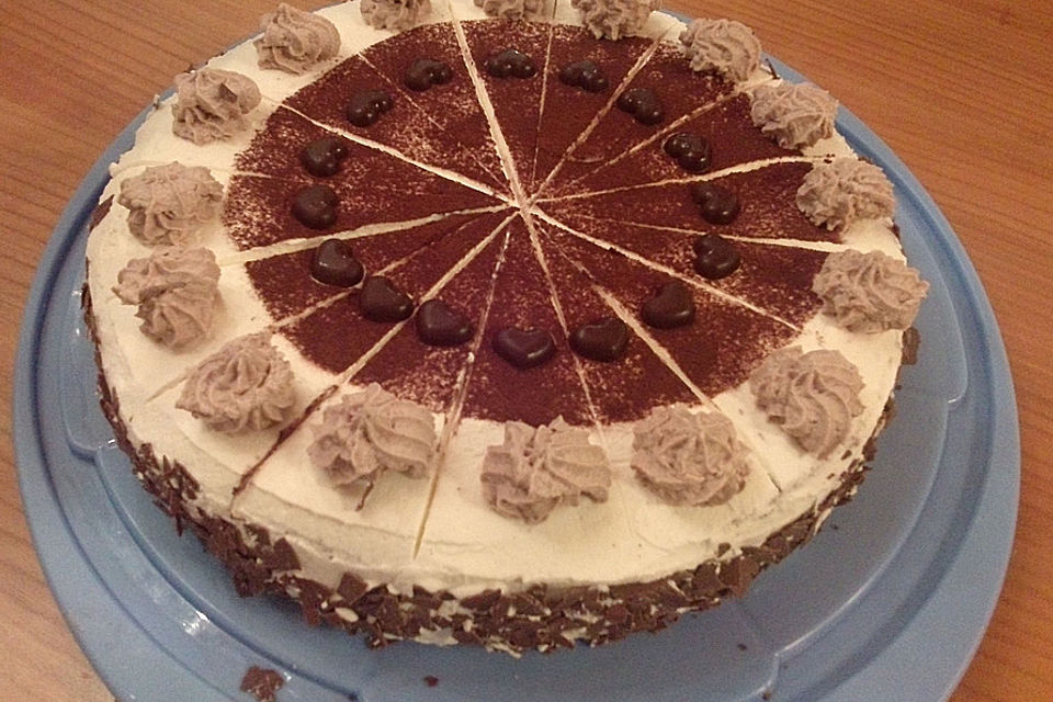 Dreilagige Schokotorte