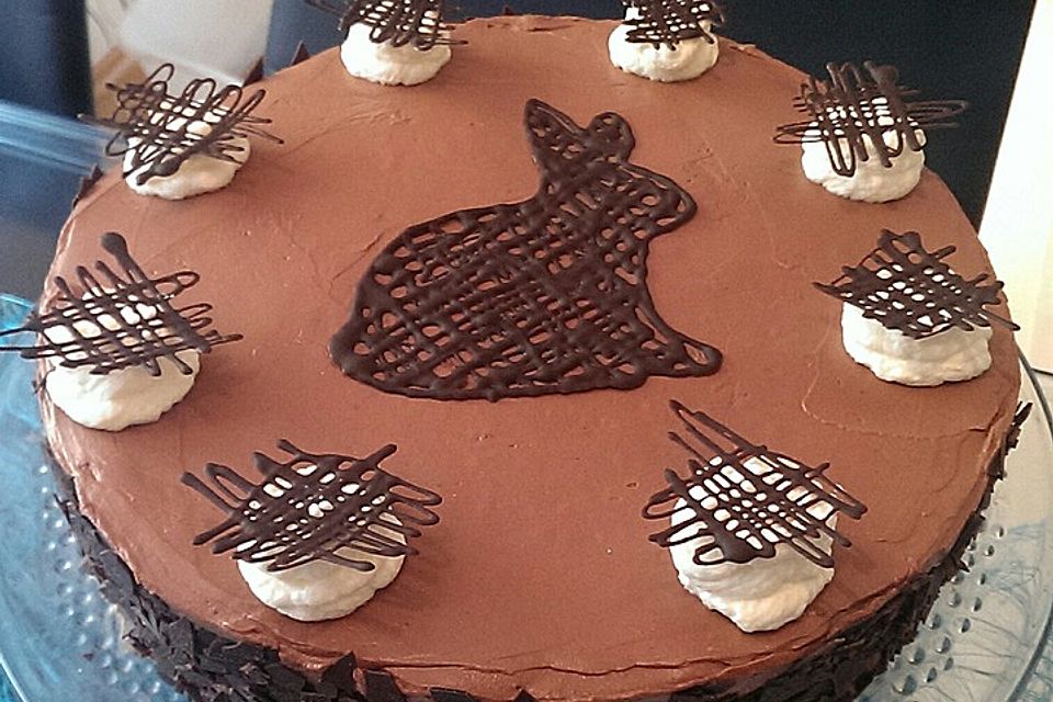 Dreilagige Schokotorte