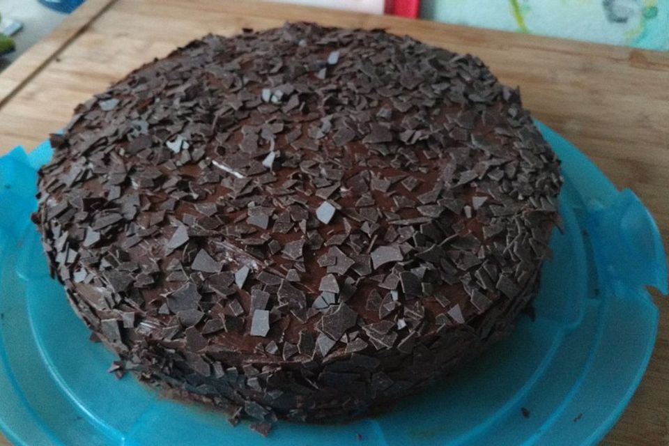 Dreilagige Schokotorte