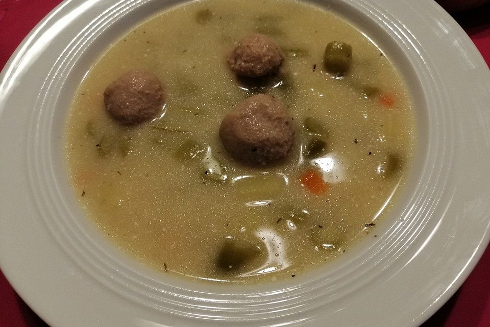 Leckere grüne Bohnensuppe