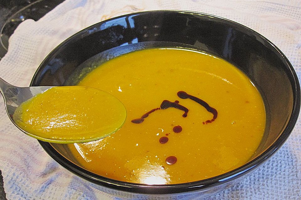 Karibische Kürbiscremesuppe Karibische Kürbiscremesuppe
