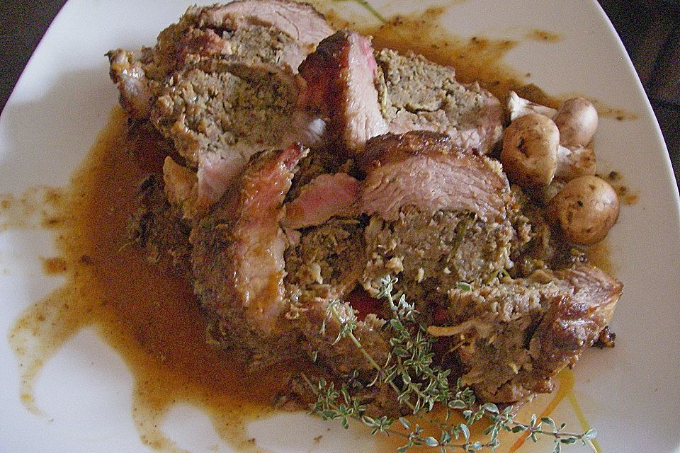 Kalbsbraten, gefüllt mit Kräuter - Champignons