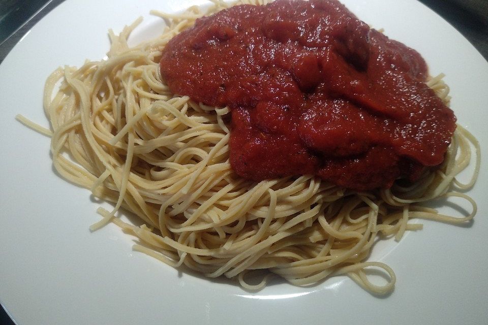 Nudeln mit Apfel - Tomaten - Sauce