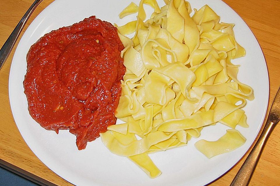 Nudeln mit Apfel - Tomaten - Sauce