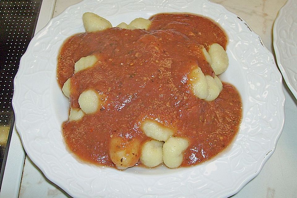 Nudeln mit Apfel - Tomaten - Sauce