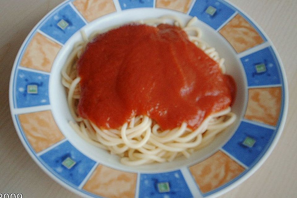 Nudeln mit Apfel - Tomaten - Sauce